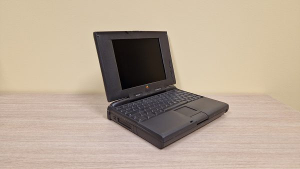 Apple Macintosh PowerBook 190 kairė