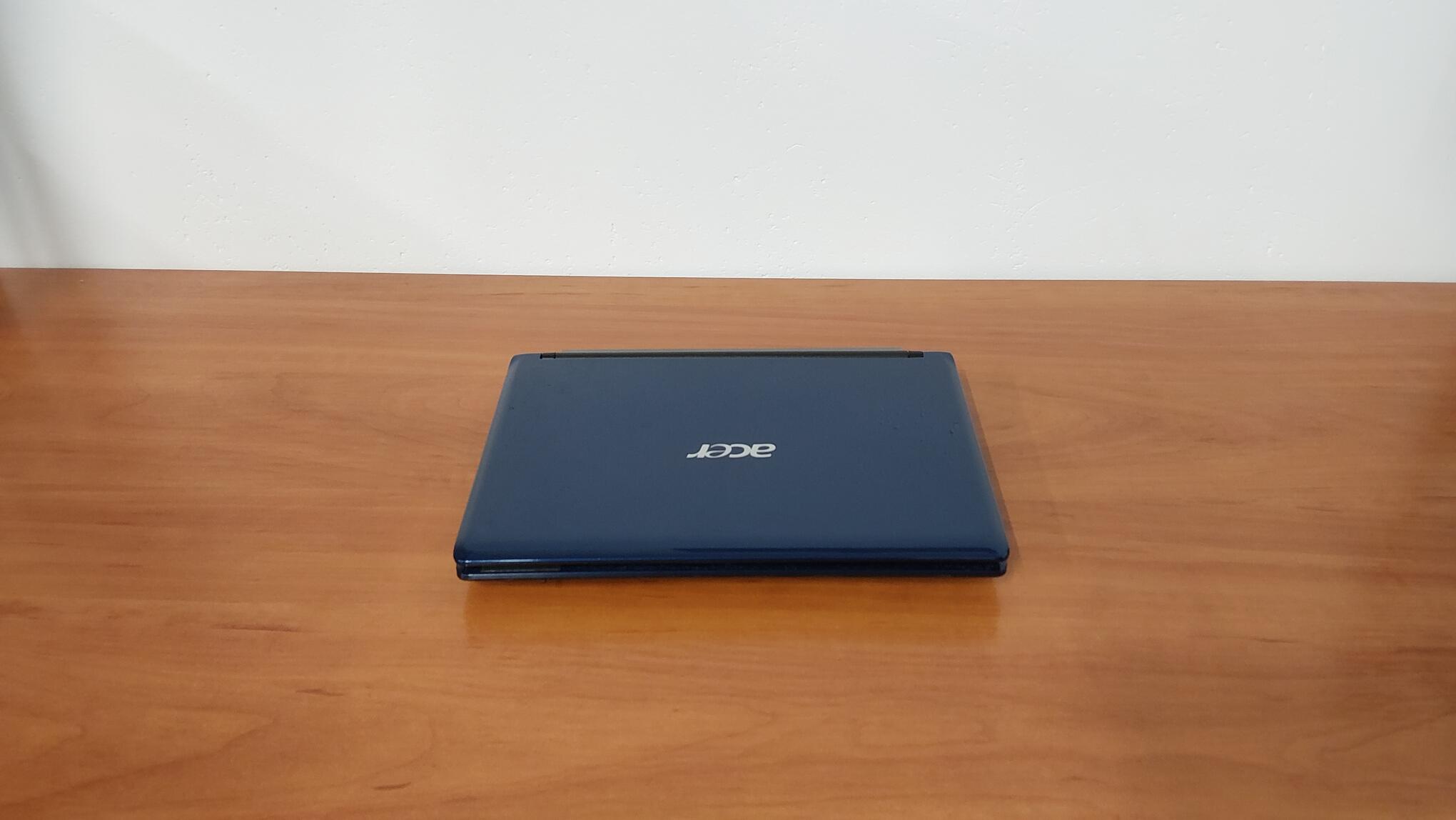 Acer Aspire One Z8G - Image 2