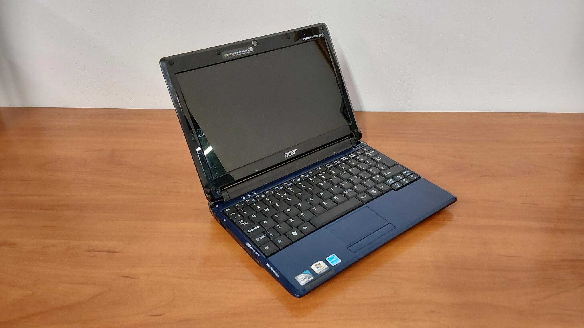 Acer Aspire One Z8G - Image 3