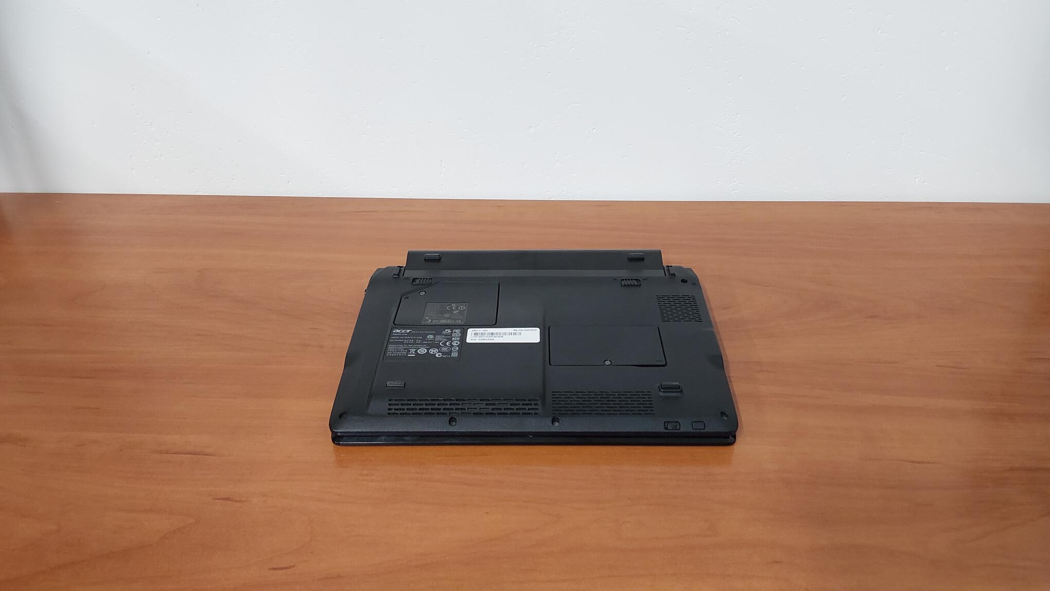 Acer Aspire One Z8G - Image 4