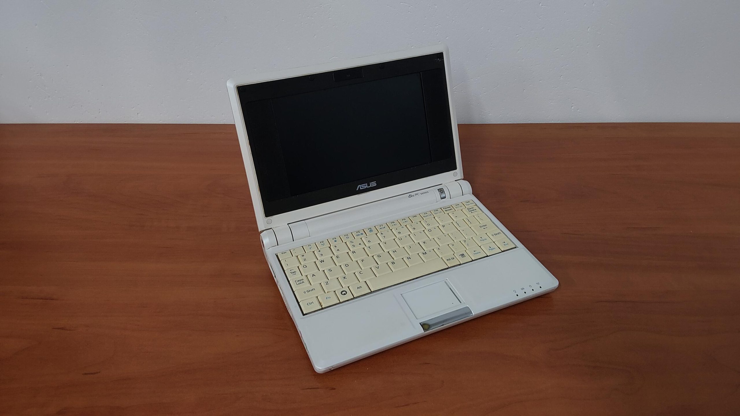 Asus Eee PC 701 - Image 3